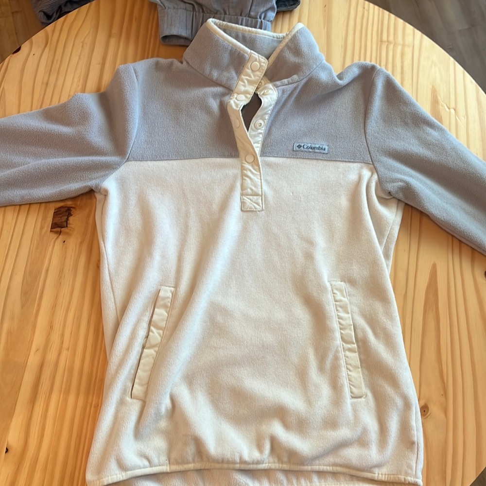 Columbia fleece size small